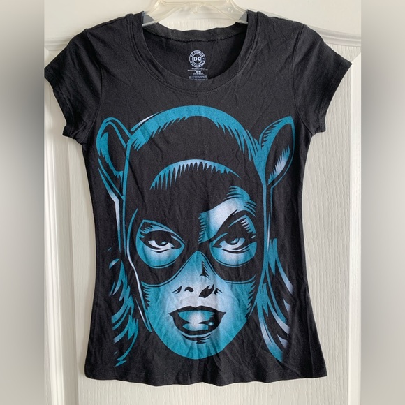 DC Comics Tops - Cat Women DC comics tee size Medium